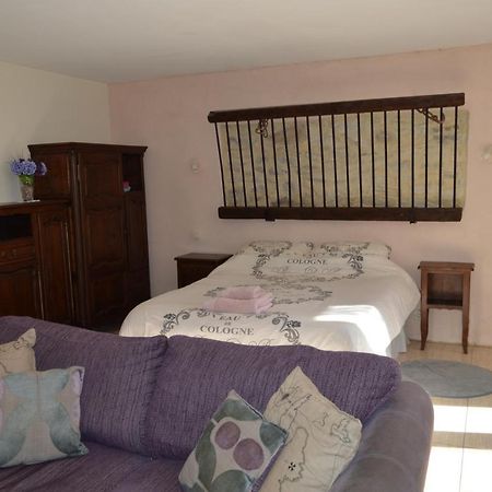 Le Studio Apartment Azille Bagian luar foto