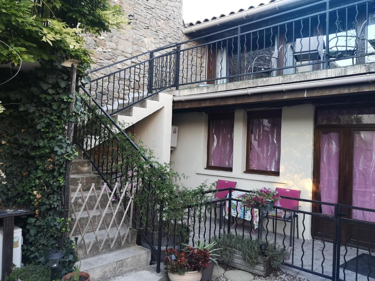 Le Studio Apartment Azille Bagian luar foto
